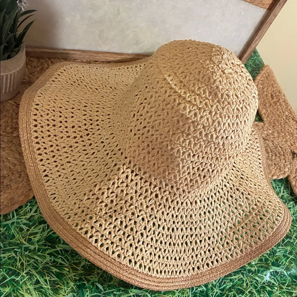GAP Woven Beige with Golden Trim Detailing Kids Sun Hat